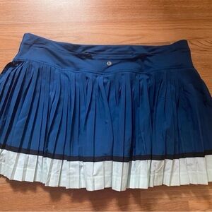 Lululemon Pleat the Street